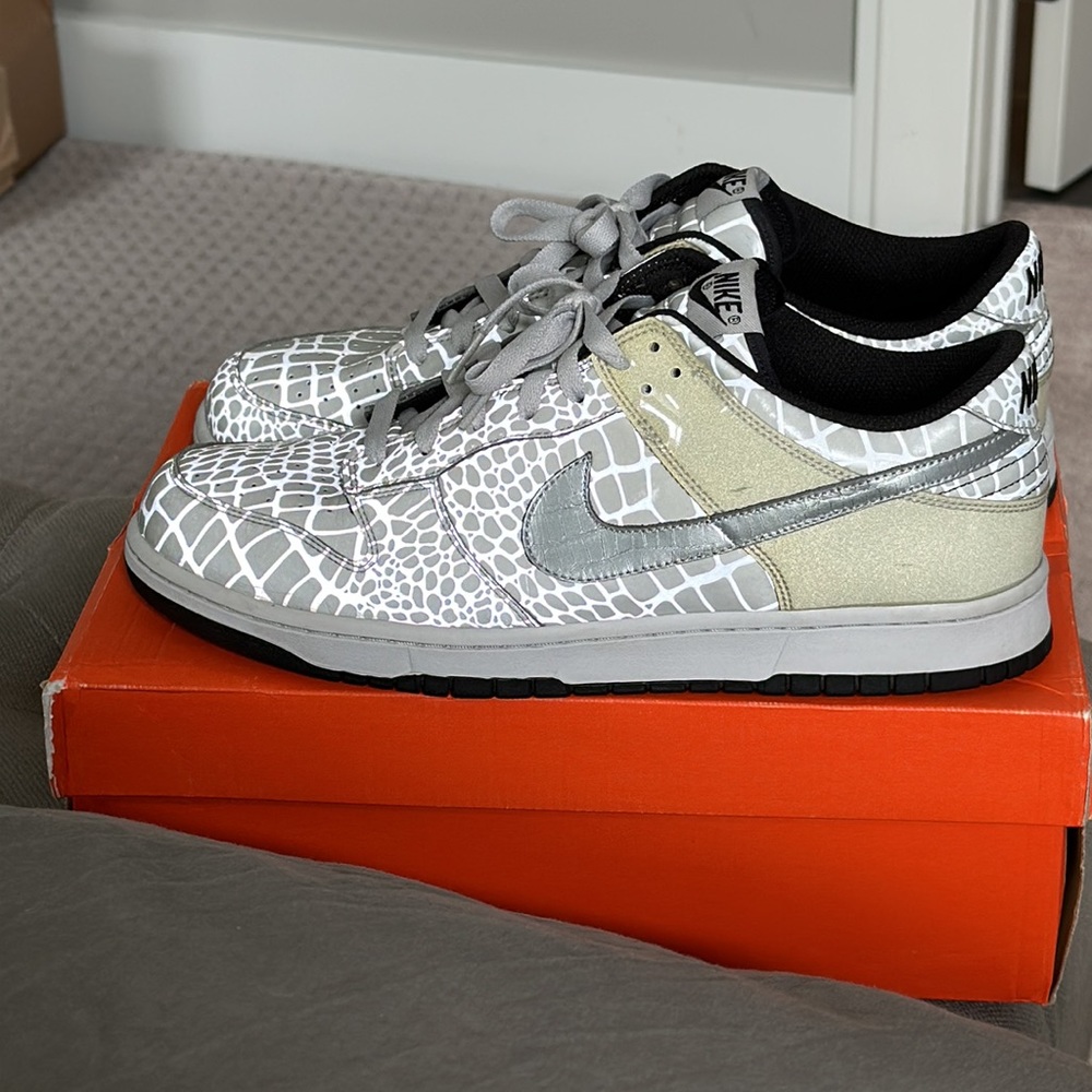 Nike Dunks - Picture 2 of 7
